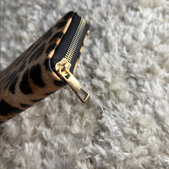 Leopard Print Wallet - Picture 9 of 9